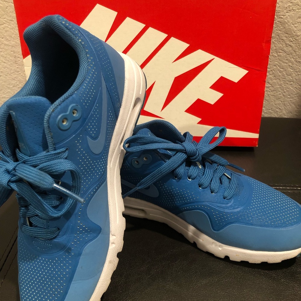 Spring Fashion!!! Women’s Nike Air Max 1 Ultra Moire Sz6